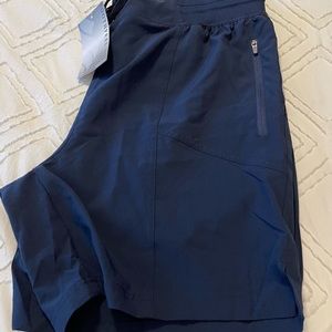 Men’s Running Shorts, 7 in. inseam, lightweight, zipper pockets